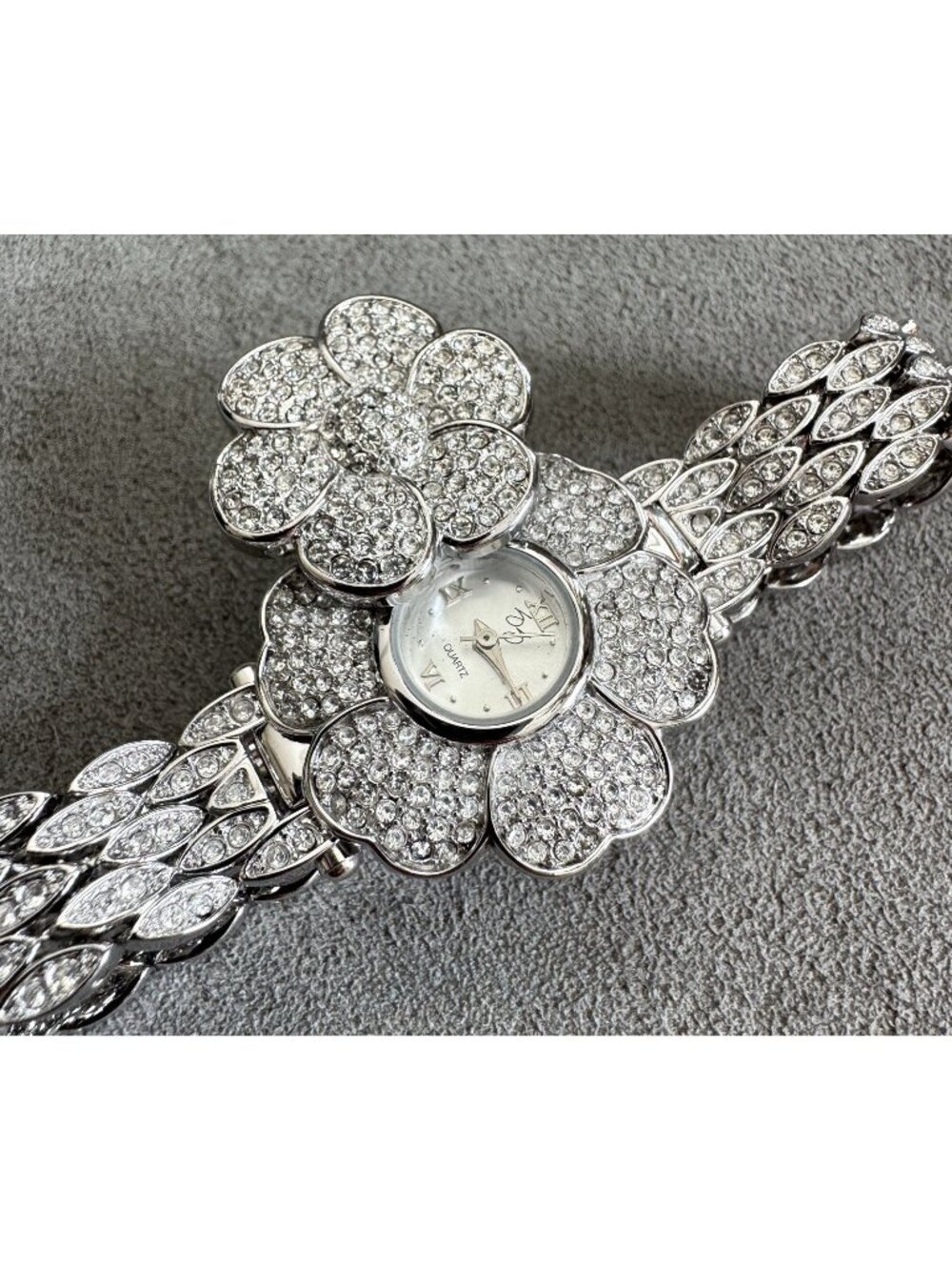 NIB Vtg SUZANNE SOMERS FLOWER Hidden WATCH with 2 BANDS -Crystals +Black -Unworn
